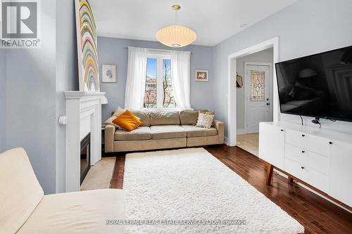 52 Bicknell Avenue, Toronto, ON - Indoor Photo Showing Living Room