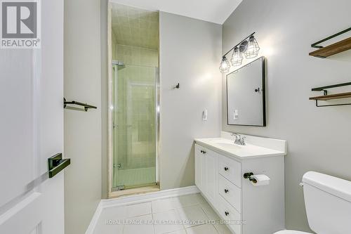 1492 Pinery Crescent, Oakville, ON - Indoor Photo Showing Bathroom