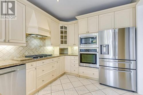 1492 Pinery Crescent, Oakville, ON - Indoor Photo Showing Kitchen With Upgraded Kitchen