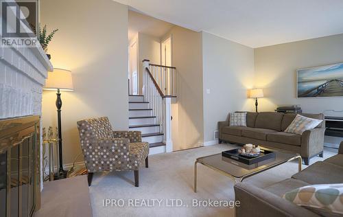 974 Raintree Lane, Mississauga, ON - Indoor Photo Showing Living Room