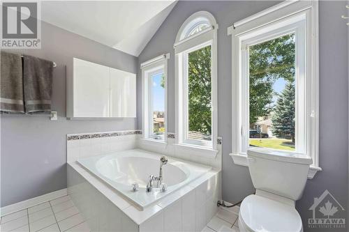 20 Forestglade Crescent, Ottawa, ON - Indoor Photo Showing Bathroom