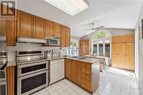 20 Forestglade Crescent, Ottawa, ON - Indoor Photo Showing Kitchen With Double Sink