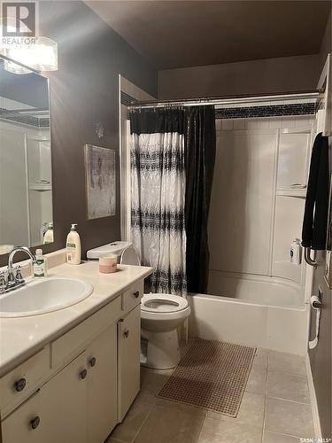 31 Halleran Crescent, Regina, SK - Indoor Photo Showing Bathroom