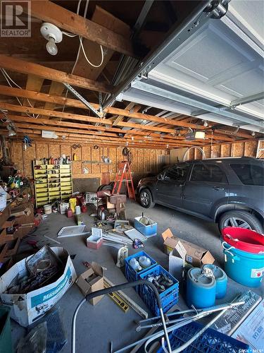 31 Halleran Crescent, Regina, SK - Indoor Photo Showing Garage