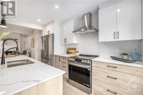 15 Cedarbank Avenue, Ottawa, ON - Indoor Photo Showing Kitchen With Stainless Steel Kitchen