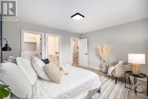 15 Cedarbank Avenue, Ottawa, ON - Indoor Photo Showing Bedroom