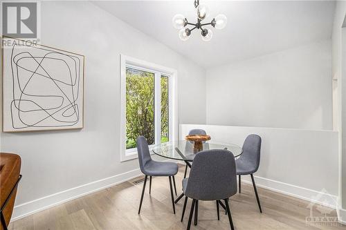 15 Cedarbank Avenue, Ottawa, ON - Indoor Photo Showing Dining Room