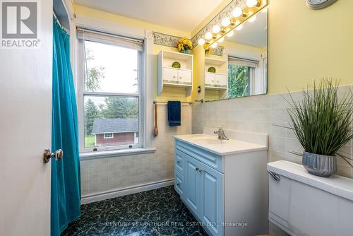 53 Arbuckle Road, Quinte West, ON - Indoor Photo Showing Bathroom