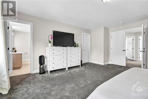 65 Pelham Crescent, Richmond, ON - Indoor Photo Showing Bedroom