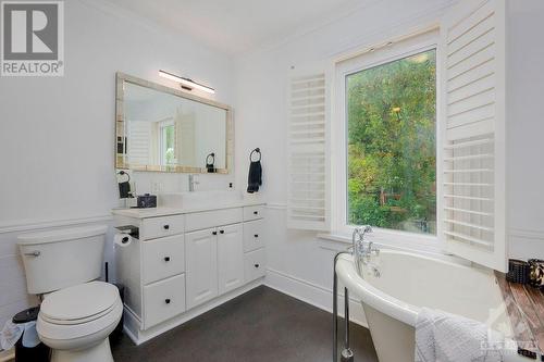 120 Primrose Avenue, Ottawa, ON - Indoor Photo Showing Bathroom