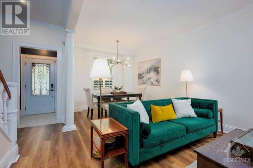 120 Primrose Avenue, Ottawa, ON - Indoor Photo Showing Living Room