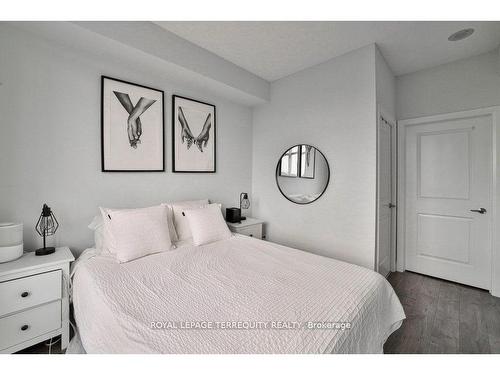 405-35 Fontenay Crt, Toronto, ON - Indoor Photo Showing Bedroom