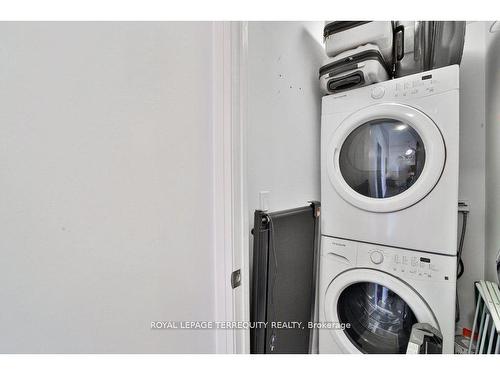 405-35 Fontenay Crt, Toronto, ON - Indoor Photo Showing Laundry Room