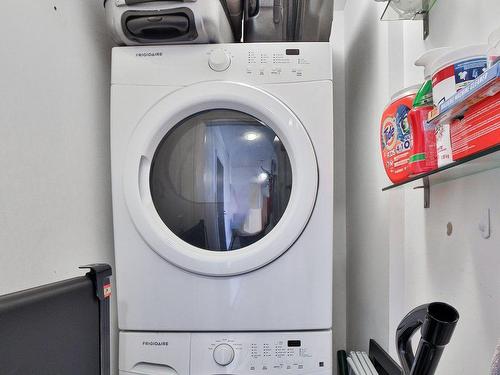 405-35 Fontenay Crt, Toronto, ON - Indoor Photo Showing Laundry Room