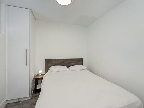 609-777 Herald St, Victoria, BC - Indoor Photo Showing Bedroom