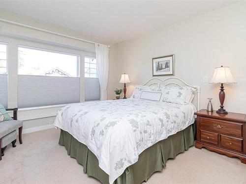 550 Fairways Pl, Cobble Hill, BC - Indoor Photo Showing Bedroom