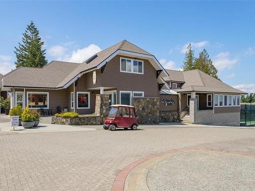 550 Fairways Pl, Cobble Hill, BC - Outdoor With Facade