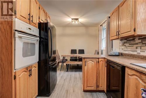 982 Bancroft, Sudbury, ON - Indoor Photo Showing Kitchen