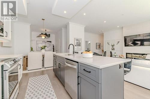 1880 Gordon Street Unit# 204, Guelph, ON - Indoor Photo Showing Kitchen With Upgraded Kitchen