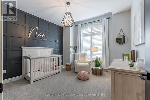 304 Thorn Drive, Strathroy-Caradoc (Ne), ON - Indoor Photo Showing Bedroom