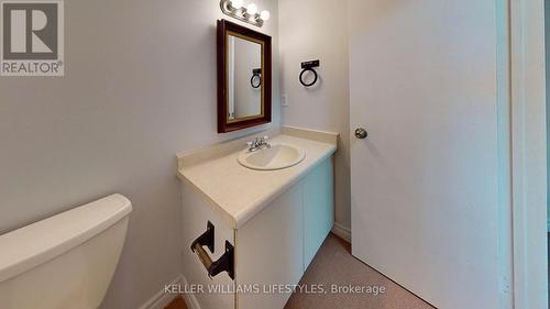 2pc bath in main floor - 738 Homeview Road, London, ON - Indoor Photo Showing Bathroom