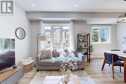 91 - 1250 Saint Martins Drive, Pickering, ON - Indoor Photo Showing Living Room