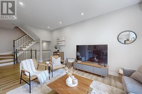 91 - 1250 Saint Martins Drive, Pickering, ON - Indoor Photo Showing Living Room