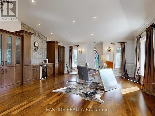 54 Maryvale Crescent, Richmond Hill, ON - Indoor Photo Showing Living Room