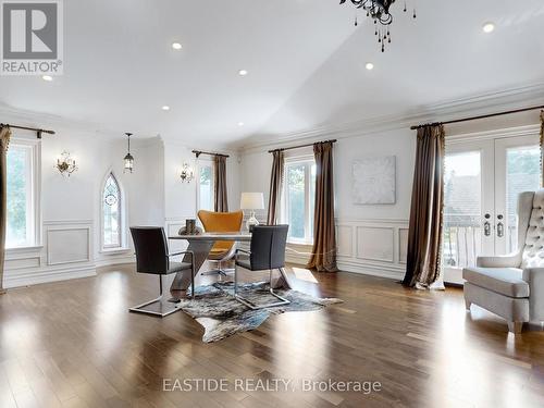 54 Maryvale Crescent, Richmond Hill, ON - Indoor Photo Showing Living Room