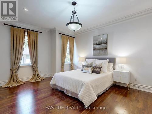 54 Maryvale Crescent, Richmond Hill, ON - Indoor Photo Showing Bedroom