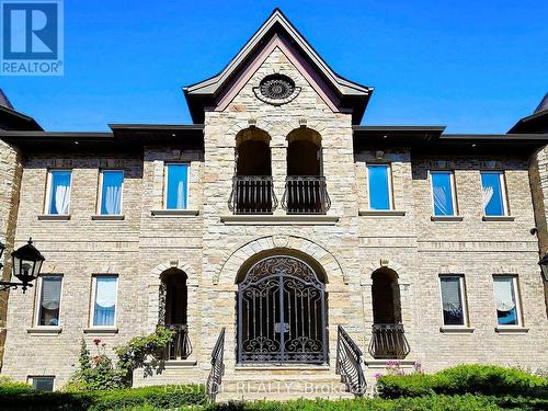 54 Maryvale Crescent, Richmond Hill, ON - Outdoor With Facade