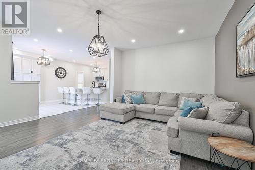 6 Raintree Crescent, Richmond Hill, ON - Indoor Photo Showing Living Room