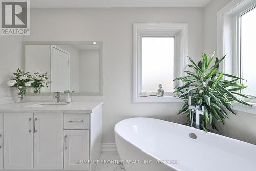 6 Raintree Crescent, Richmond Hill, ON - Indoor Photo Showing Bathroom