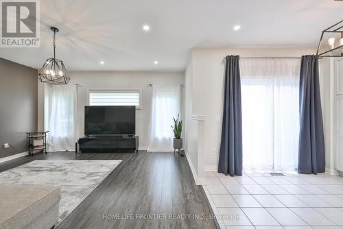 6 Raintree Crescent, Richmond Hill, ON - Indoor Photo Showing Living Room