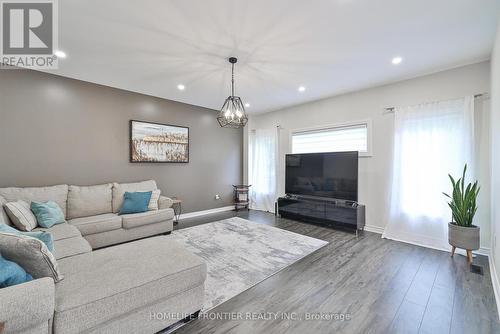 6 Raintree Crescent, Richmond Hill, ON - Indoor Photo Showing Living Room