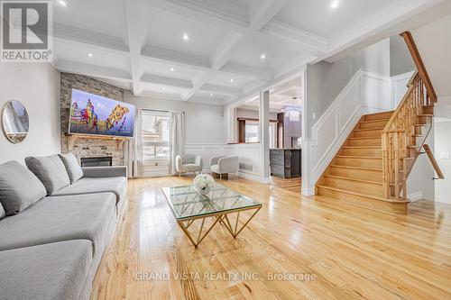 83 Chalkfarm Crescent, Brampton, ON - Indoor Photo Showing Living Room