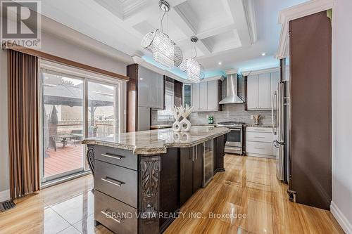 83 Chalkfarm Crescent, Brampton, ON - Indoor Photo Showing Kitchen With Double Sink With Upgraded Kitchen