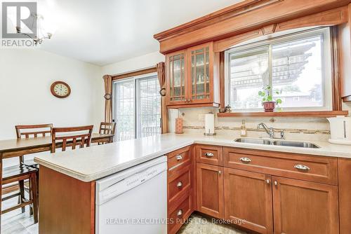 7163 Copenhagen Road, Mississauga, ON - Indoor Photo Showing Kitchen With Double Sink