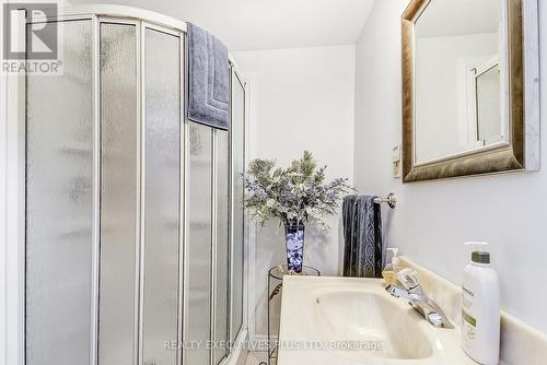 7163 Copenhagen Road, Mississauga, ON - Indoor Photo Showing Bathroom