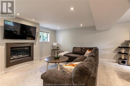 97 Partridge Crescent, Chatham, ON - Indoor Photo Showing Living Room With Fireplace