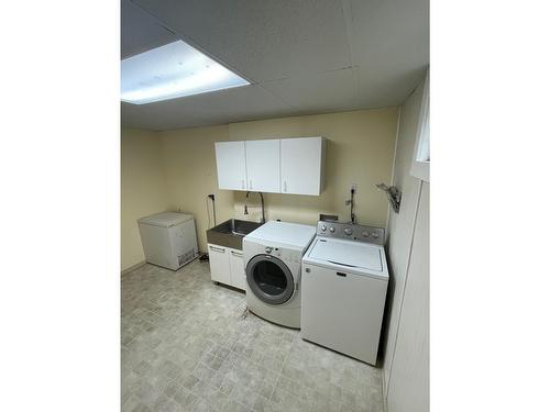 1415 72Nd Avenue, Grand Forks, BC - Indoor Photo Showing Laundry Room