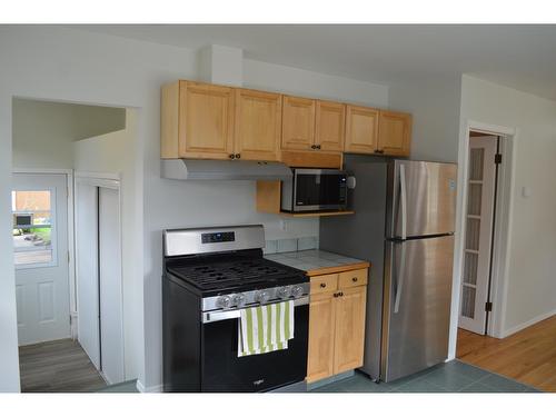 1415 72Nd Avenue, Grand Forks, BC - Indoor Photo Showing Kitchen