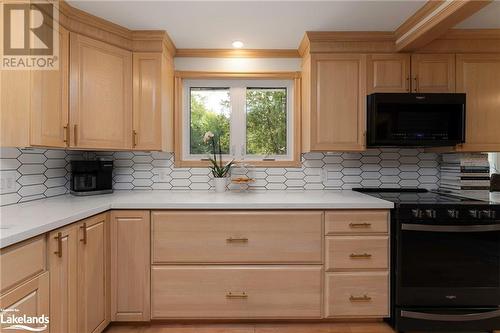 3461 Hwy 141, Utterson, ON - Indoor Photo Showing Kitchen