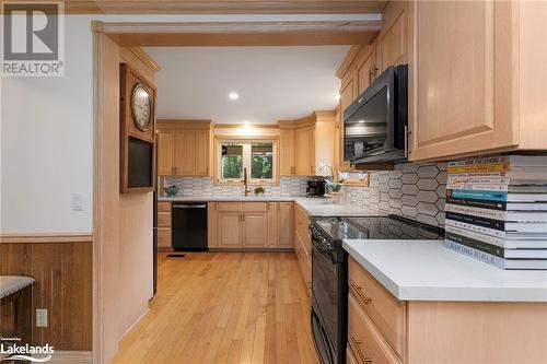 3461 Hwy 141, Utterson, ON - Indoor Photo Showing Kitchen With Double Sink