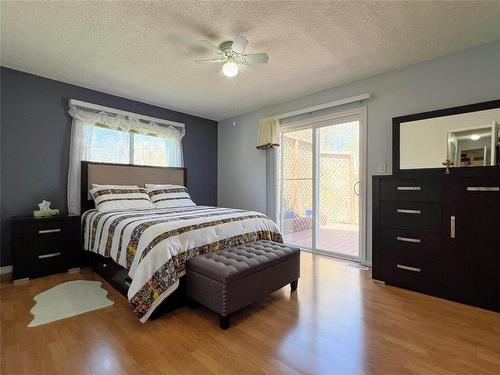 215 Aberdeen Avenue, Brandon, MB - Indoor Photo Showing Bedroom