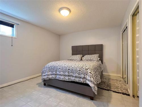 215 Aberdeen Avenue, Brandon, MB - Indoor Photo Showing Bedroom