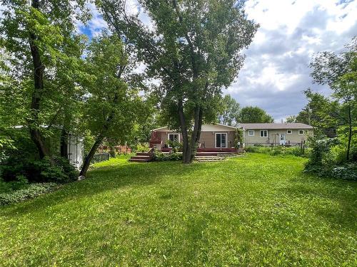 215 Aberdeen Avenue, Brandon, MB - Outdoor