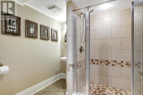 3 Flora Street, Cambridge, ON - Indoor Photo Showing Bathroom