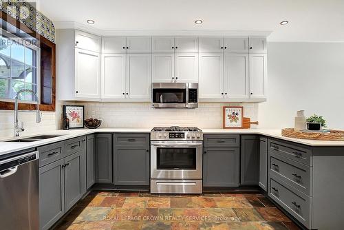 3 Flora Street, Cambridge, ON - Indoor Photo Showing Kitchen With Double Sink With Upgraded Kitchen