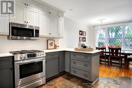 3 Flora Street, Cambridge, ON - Indoor Photo Showing Kitchen With Upgraded Kitchen